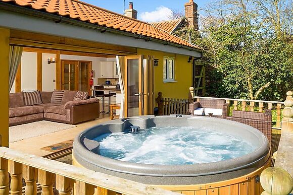 Owls Hoot at Serenity Cottages