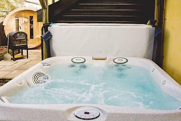 Oak Cottage at Serenity Cottages