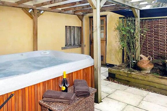 Oak Cottage at Serenity Cottages