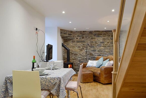 Cornel Clyd (Cosy Corner)