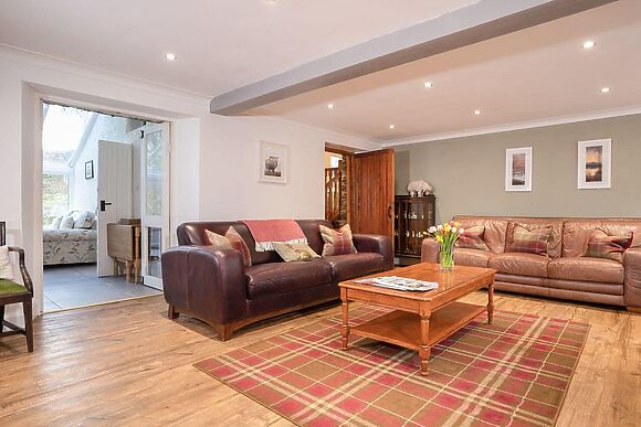 Low Jock Scar Country Estate