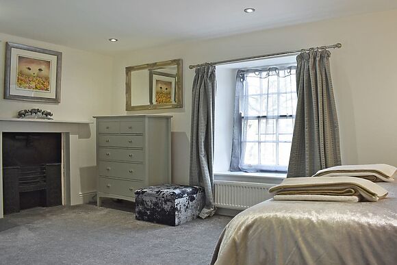 Pear Tree Cottage And The Granary