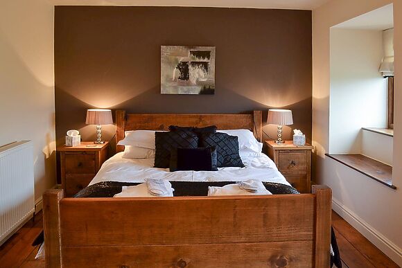 Mia Cottage in Buckley Green