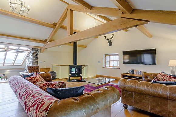 Otter Tarn: Mungeon Barn