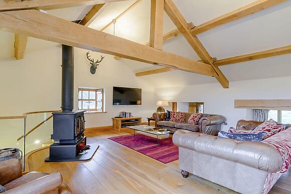 Otter Tarn: Mungeon Barn