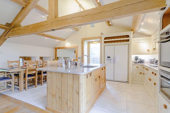 Otter Tarn: Mungeon Barn