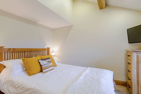 Otter Tarn: Mungeon Barn