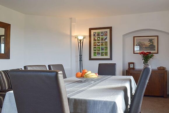 Boundary Cottage in Old Whittington