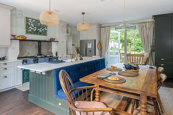 Henge Estate in Shrewton