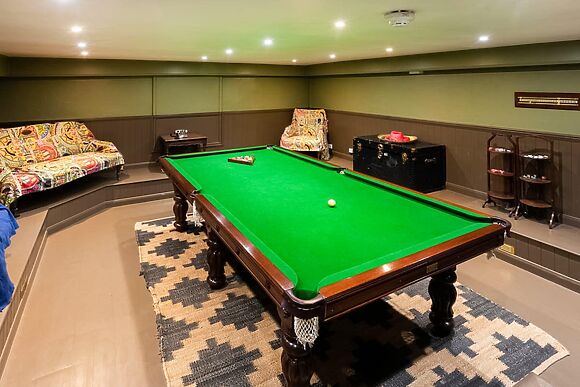 Henge Estate in Shrewton