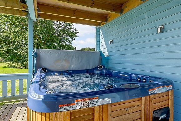 Twin Oaks in Fritton