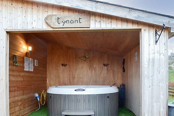 Ty Nant in Lower Chapel