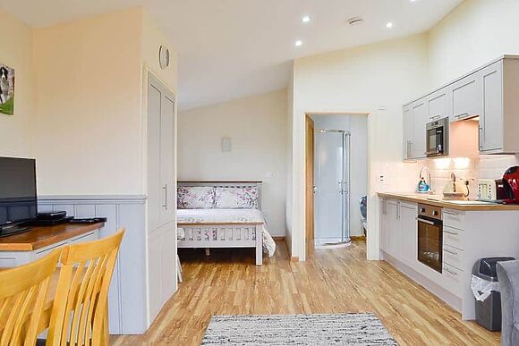 Ty Nant in Lower Chapel