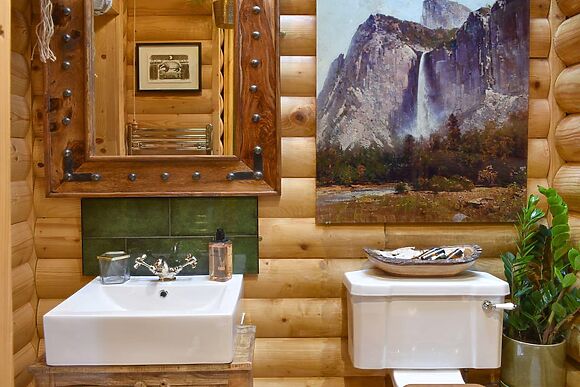 Howburn Log Cabin in Melkridge