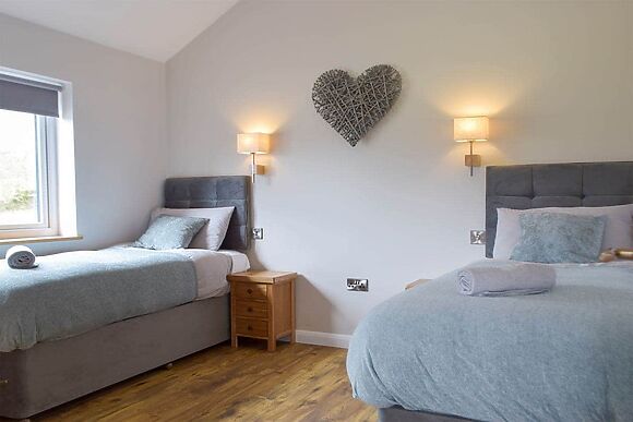 Cadno at Glanyrafon Lodges