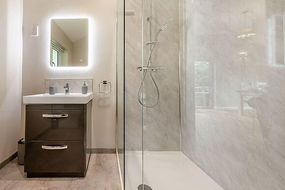 Dwrgi at Glanyrafon Lodges