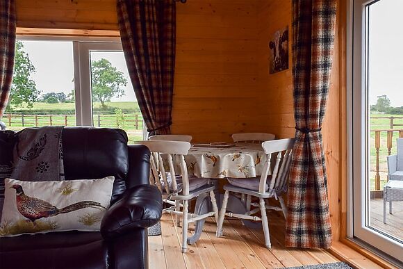 Pheasant Lodge at Coplow Cabins