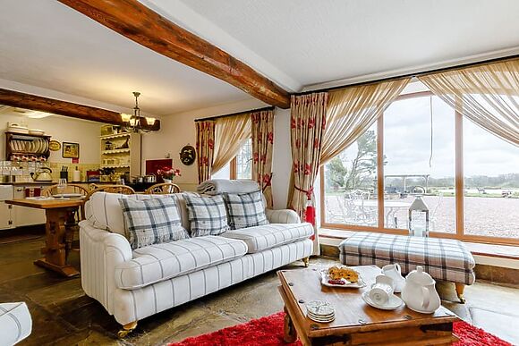 Lakeside View at White Chimnies