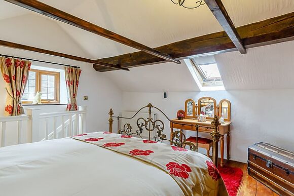 Lakeside View at White Chimnies