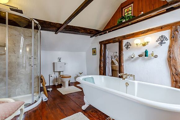 Lakeside View at White Chimnies