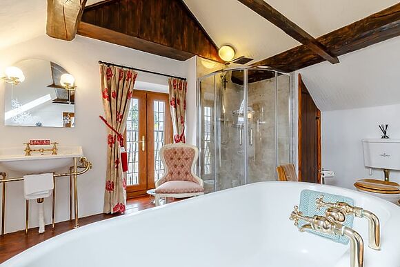 Lakeside View at White Chimnies