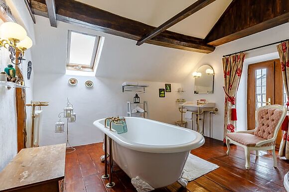 Lakeside View at White Chimnies