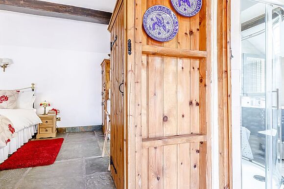 Lake Cottage at White Chimnies