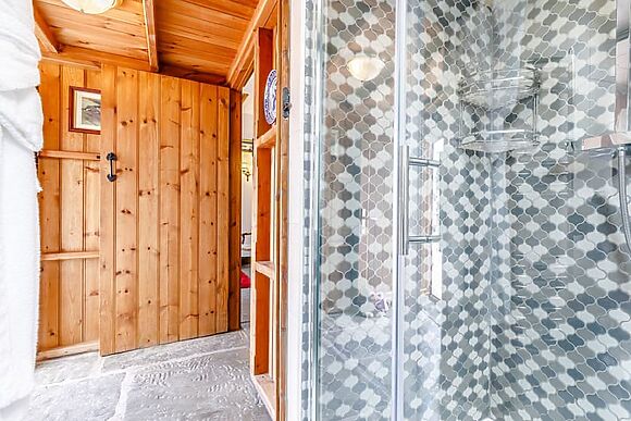 Lake Cottage at White Chimnies