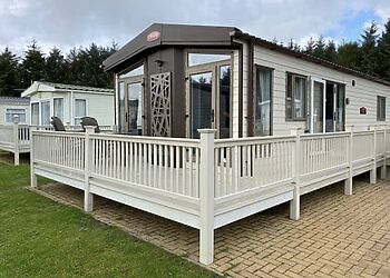 Sunflower Retreat in Swarland