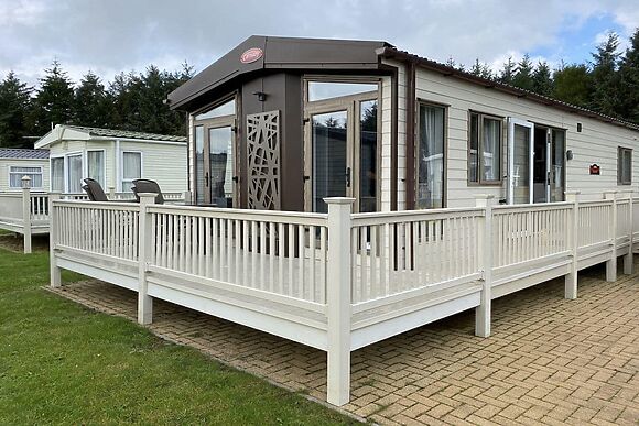 Sunflower Retreat in Swarland