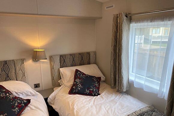 Sunflower Retreat in Swarland