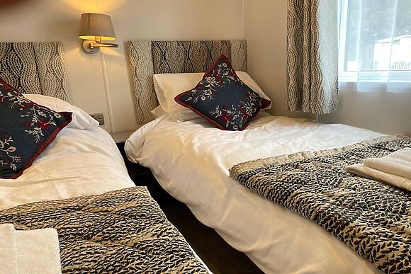 Sunflower Retreat in Swarland