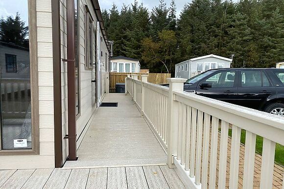 Sunflower Retreat in Swarland