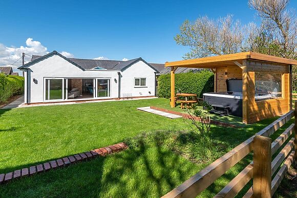 Sea Breezes in Anderby Creek