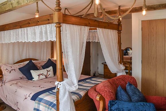 Goosander Cottage in Holme