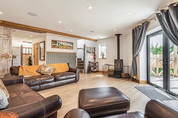 Silhouette’s Stable at The Osiers