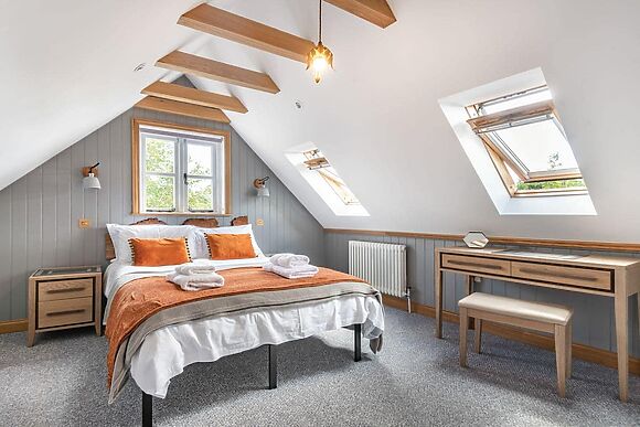 Silhouette’s Stable at The Osiers