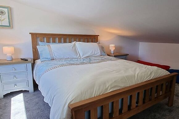 Dronefield Lodge in Somerton