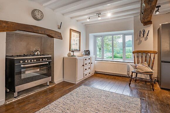 Taliaris Isaf in Llandeilo