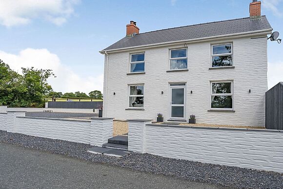 Penlon Cwrws in Henllan