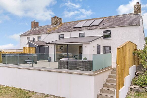 Cwmporthman Farm Cottage