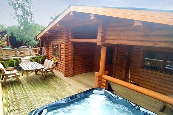 Gingerbread Log Cabin in Felton