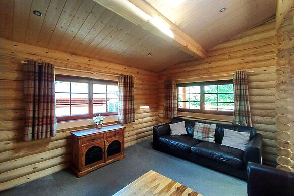 Gingerbread Log Cabin in Felton