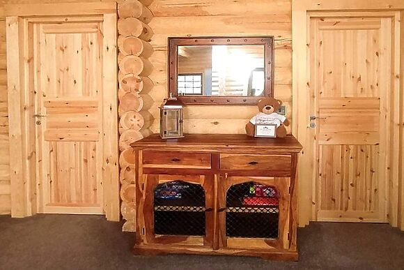 Gingerbread Log Cabin in Felton