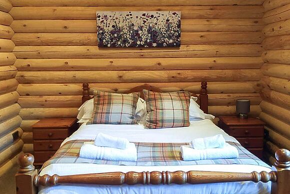 Gingerbread Log Cabin in Felton