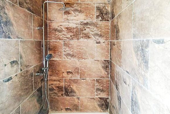 Gingerbread Log Cabin in Felton