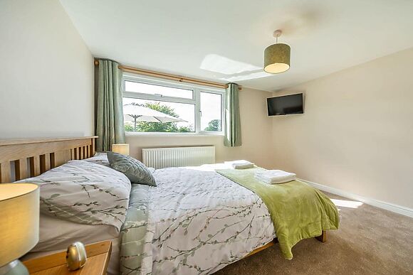 Meadowcroft in Hundred House