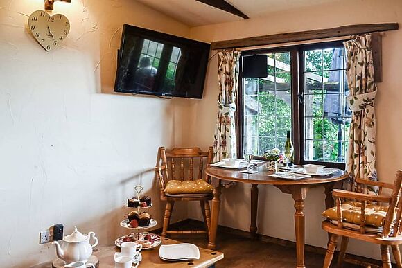 Stelling Minnis at Toms Cabin