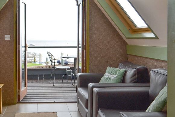 Lochside Chalet At Dundonald Landing