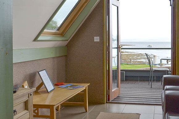 Lochside Chalet At Dundonald Landing